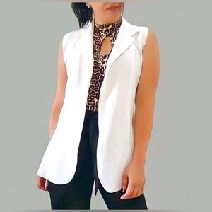 NWOT!🌸Shein Women’s Vest open front color white size medium